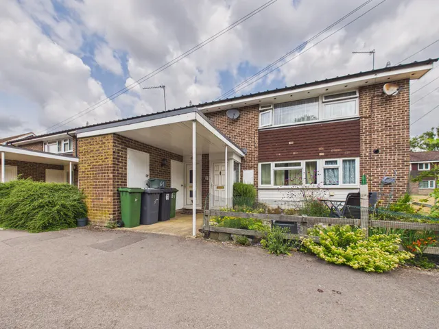 Rowan Road, Tadley, RG26, photo 1