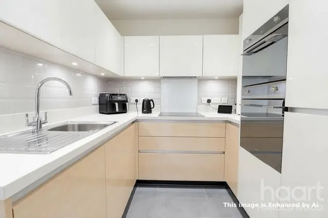 Safflower Lane, Romford, RM3, photo 3