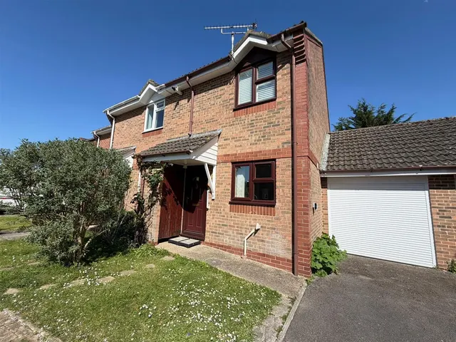 Selwood Close, Sturminster Newton DT10 1PE, photo 1
