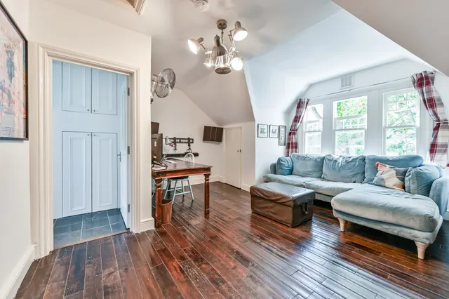 Photo 2 — 26c Mornington Grove, London