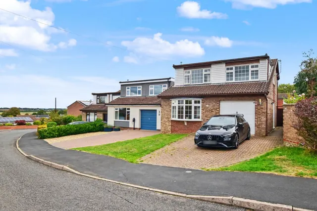 Canterbury Drive, Heighington, photo 1