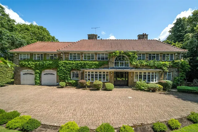 Manor House Lane, Alwoodley, LS17, photo 1