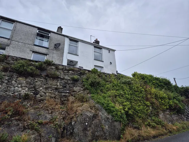 Bron Eryri, Brynrefail, LL55, photo 1