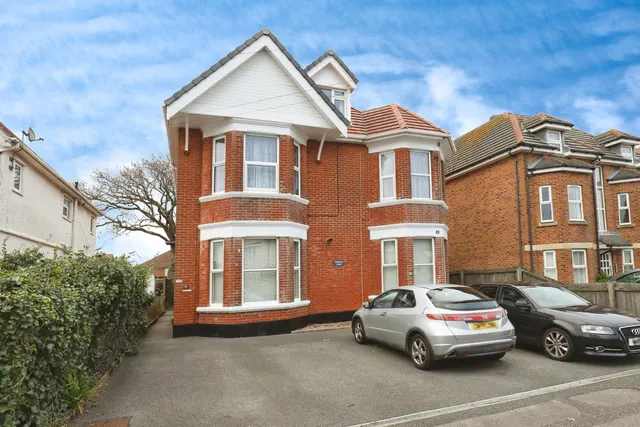 Stourcliffe Avenue, Bournemouth, photo 1