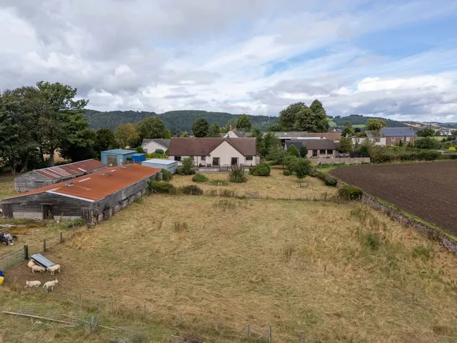Photo 2 — Trinity House, Upper Pitfour, Glencarse, Perth, PH2 7NJ