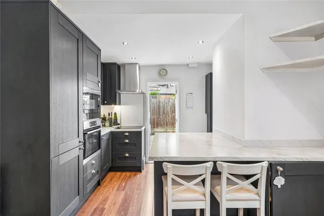 Penwith Road, London, SW18, photo 3