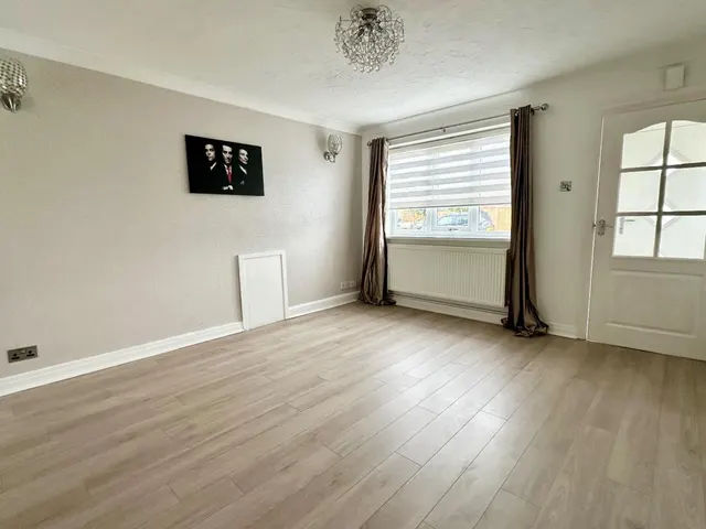 Falcon Drive, Poulton-Le-Fylde, FY6, photo 2