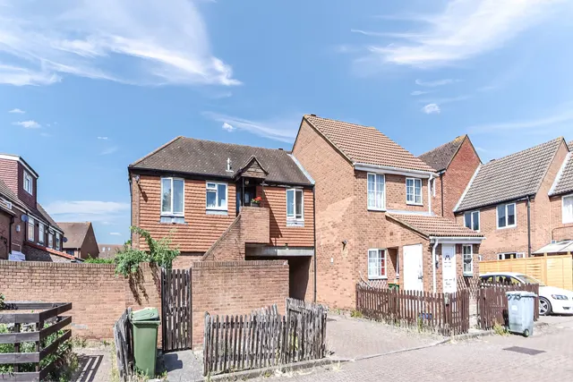 Fraser Close, London, E6 5TB, photo 1
