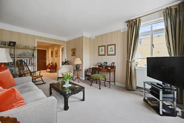Photo 2 — St. John's Wood Road, London, NW8 8HR
