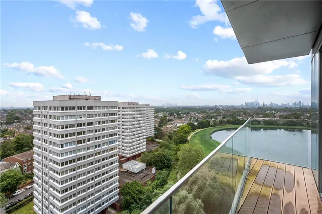 Newnton Close, Woodberry Down, N4, photo 1