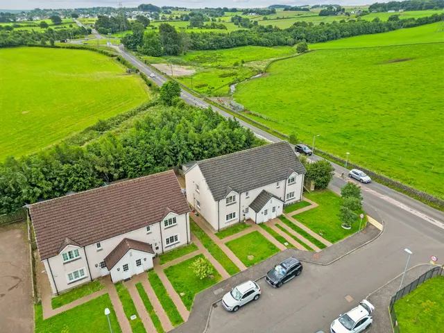 Low Borland Way, Eaglesham, G76, photo 1