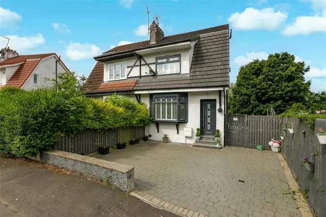 Crosslees Drive, Thornliebank, Glasgow, East Renfrewshire, G46, photo 1