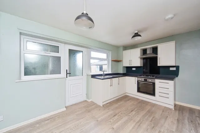 St. Andrews Road, Colwyn Bay, LL29, photo 2