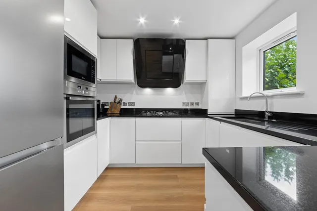 Weseley Avenue, E16, photo 3