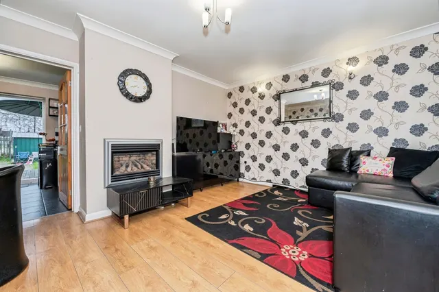Photo 3 — Arisdale Avenue, South Ockendon, Essex, RM15