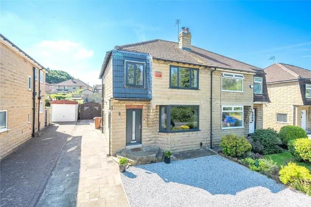 Buckstone Road, Leeds, LS17, photo 1