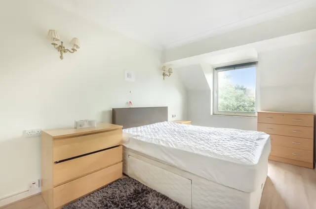 Park Avenue, Bromley, BR1, photo 3