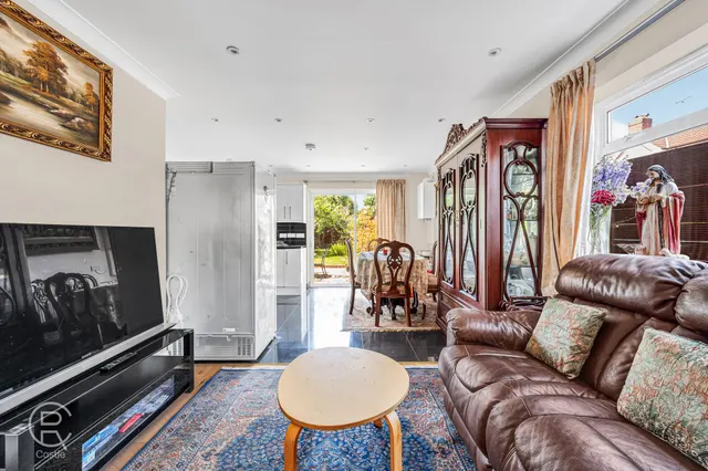 Photo 3 — Ellesmere Road, Greenford, Middlesex, UB6 9ET