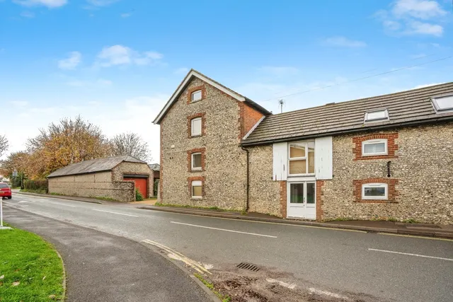 East Meon Road, Clanfield, PO8, photo 2