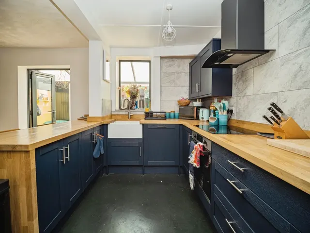 Granville Road, Weymouth, DT4, photo 2