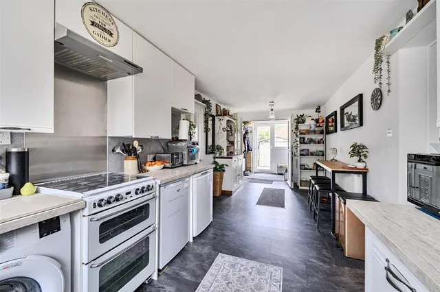 Abingdon Drive, Caversham, photo 3