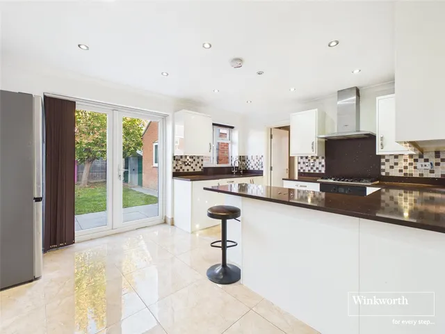 Burniston Close, Lower Earley, RG6, photo 3