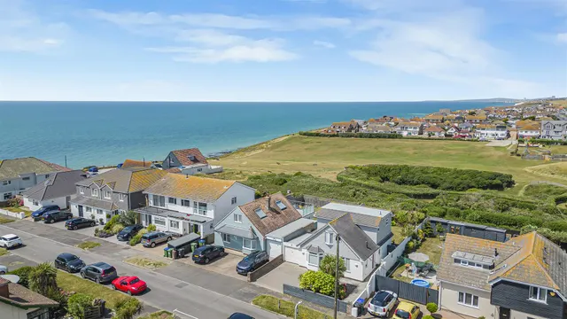 Roderick Avenue, Peacehaven, photo 1