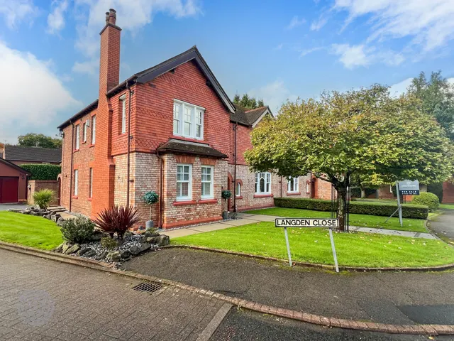 Stonyhurst Crescent, Culcheth, WA3, photo 1