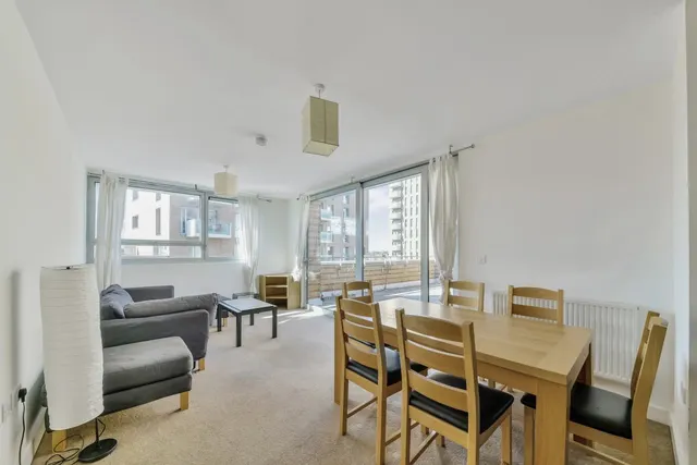 Nelson Walk, Bromley-By-Bow, London, E3, photo 1