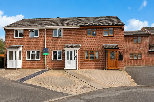Gould Close, Street, photo 1