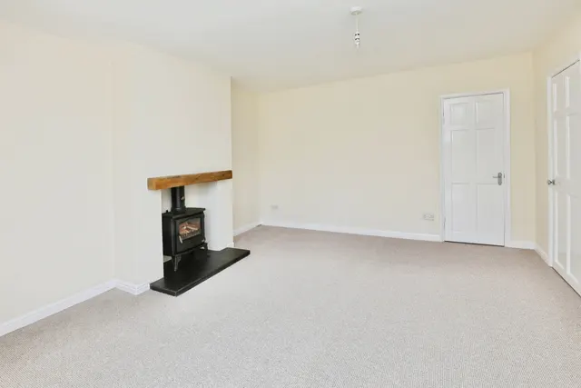 Banks Lane, Liverpool, L19, photo 3