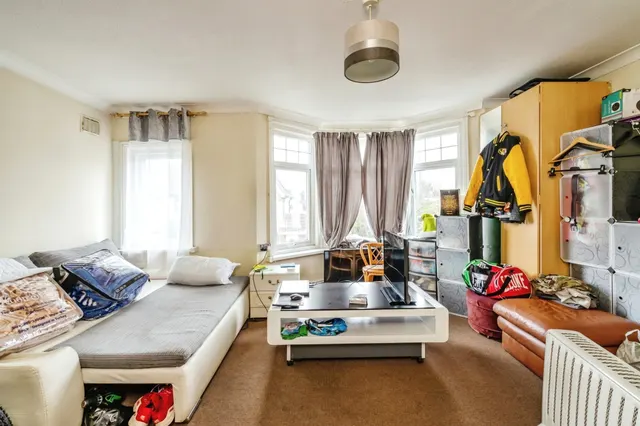 Photo 2 — Gordon Avenue, Bognor Regis