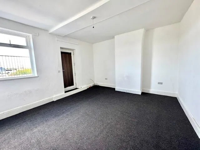 Doncaster Road, Barnsley, S70, photo 3