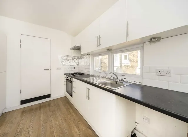 Whitehorse Lane, South Norwood, SE25, photo 3