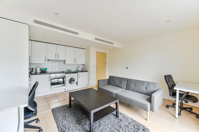 Photo 2 — Apartment 195 Warwick Building Chelsea Bridge Wharf, 366 Queenstown Road, London