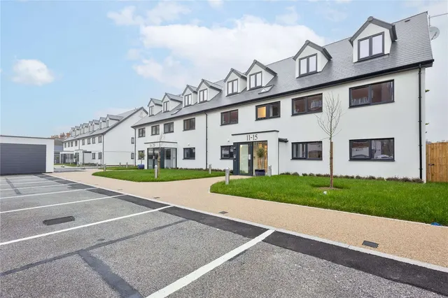 South Road, Hythe, Kent, CT21 6HH, photo 1