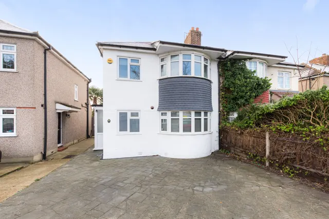 Sutherland Avenue, Welling, photo 1