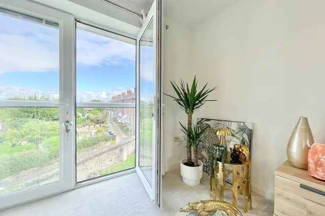 High Lane, Woodley, SK6, photo 2
