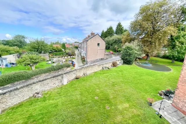 High Lane, Woodley, SK6, photo 3