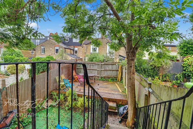 Eastcombe Avenue, SE7, photo 1