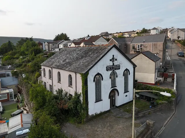 Photo 2 — High Street, Bedlinog, Treharris