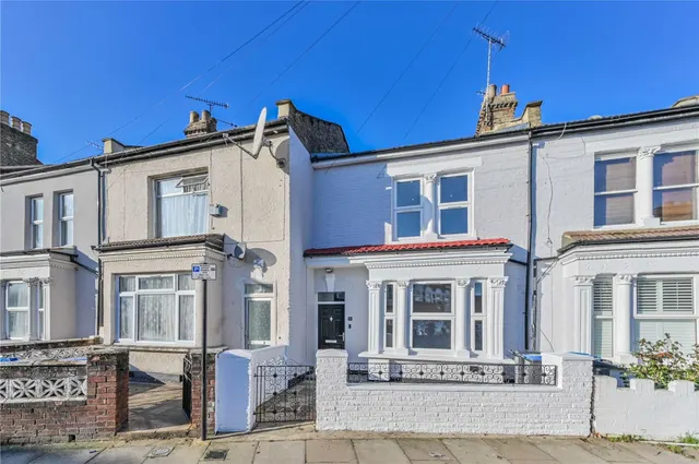 Whittington Road, London, N22, photo 1