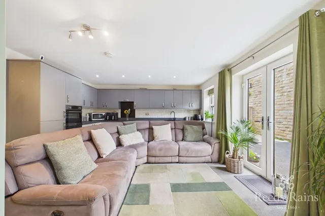 Photo 2 — Mill Bank Close, Todmorden, OL14