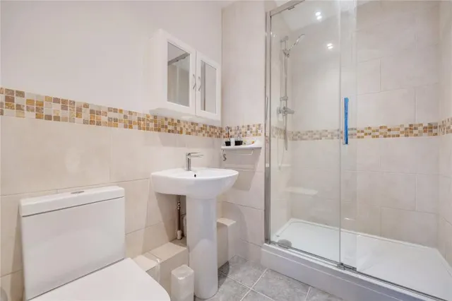 Smiles Place, Woking, GU22, photo 3