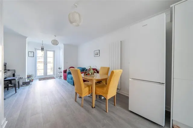 Smiles Place, Woking, GU22, photo 2