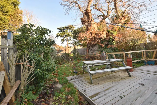 Photo 3 — Beechway, Bexley