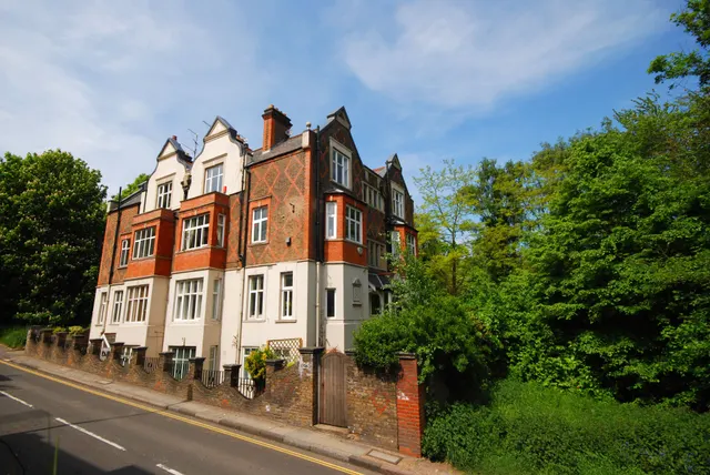 Photo 3 — 25e East Heath Road, London