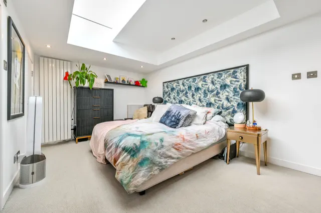 Photo 3 — Lower Maisonette, 21 Westbourne Road, London