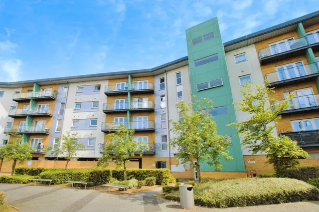 Parkhouse Court, AL10, photo 1