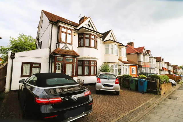 Greenford Road, Harrow, HA1 3QH, photo 1